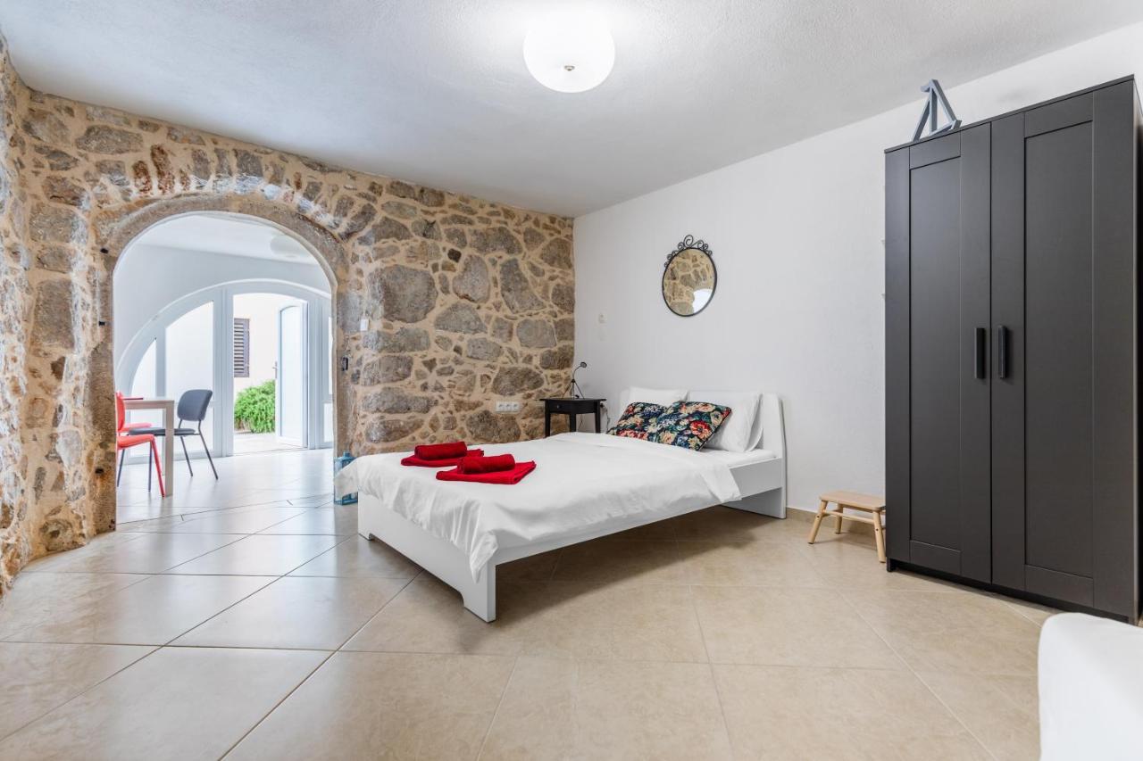 Apartman Otto Пунат Екстериор снимка